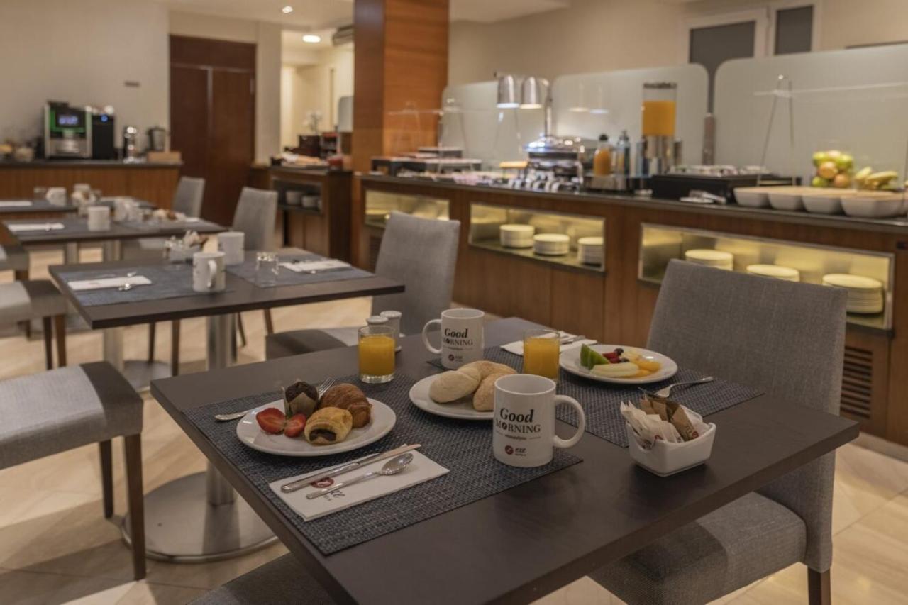 Hotel Exe León Zewnętrze zdjęcie